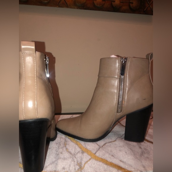 Ankle boots; size 7.5; Taupe with black sole; very pretty and comfortable; - Picture 7 of 9